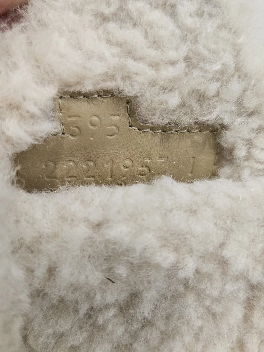 Hermès Chypre ShearlingTechno Sandal Beige Albatre/Ecru Shearling and Suede
